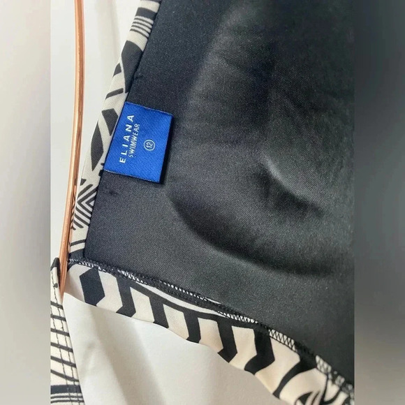 Eliana Swimwear Bikini top - black and white design - 12 - Picture 2 of 3